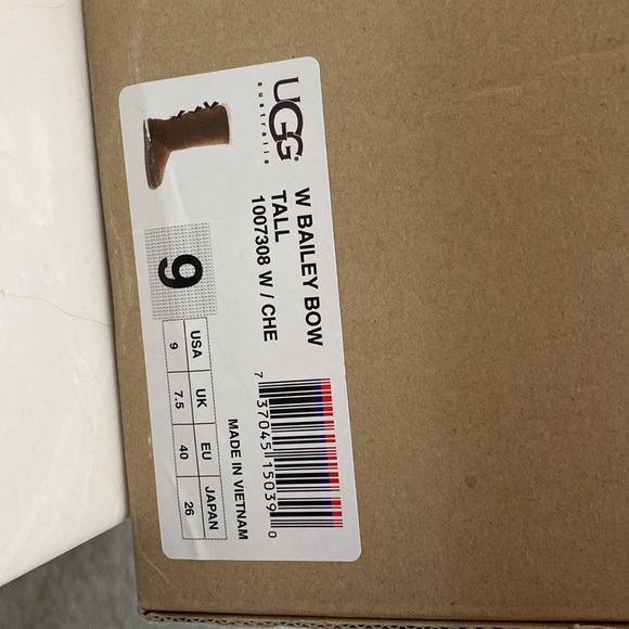 UGG Tall Boots with Bailey Bow - Picture 2 of 7